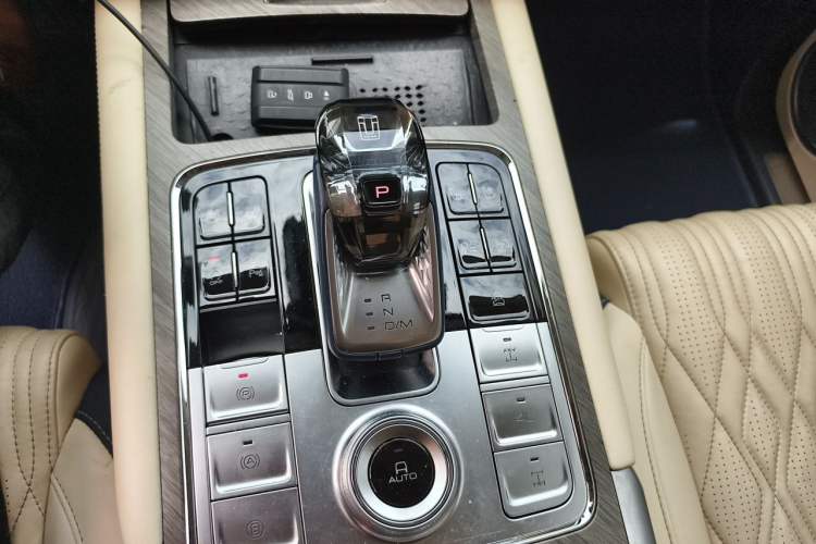 Used Tank 500 2022 3.0T Sport Edition "Creation" Style 7 Seats Gear Lever