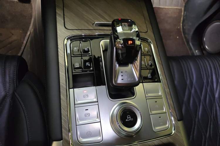 Used Tank 500 2022 3.0T Sport Edition "Creation" Style 7 Seats Gear Lever