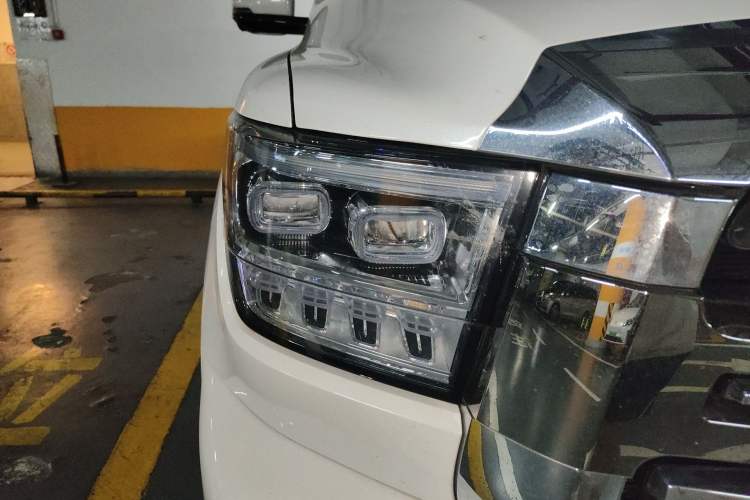 Used Tank 500 2022 3.0T Sport Edition "Creation" Style 7 Seats Right Front Headlight