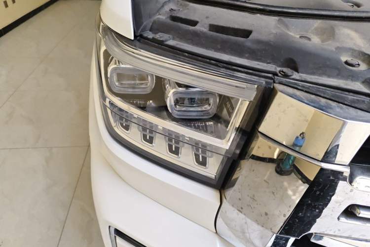 Used Tank 500 2022 3.0T Sport Edition "Creation" Style 7 Seats Right Front Headlight