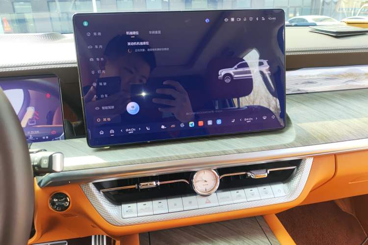 Used Tank 500 2022 3.0T Business Edition "Creation Realm" Design 5-Seater Audio And AC Panel