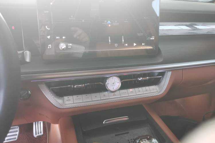 Used Tank 500 2022 3.0T High-End Custom Edition 5 Seats Audio And AC Panel