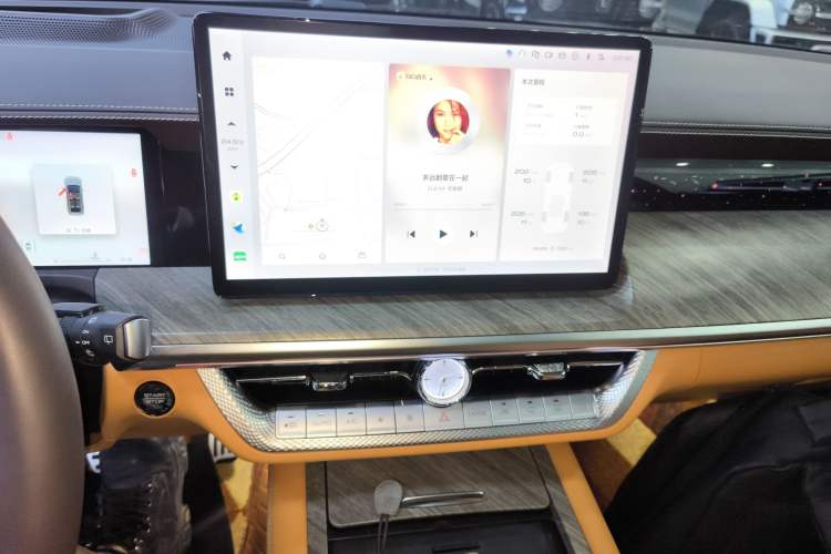 Used Tank 500 2022 3.0T Business Edition "Creation Realm" Design 5-Seater Audio And AC Panel