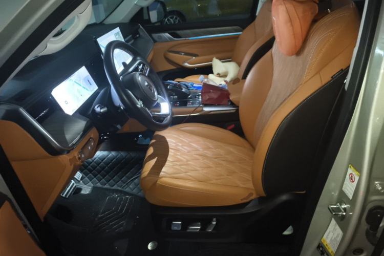 Used Tank 500 2022 3.0T Sport Edition "Creation" Style 7 Seats Left Front Seat