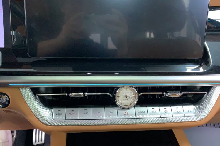 Used Tank 500 2023 3.0T Sport Edition Realm-Setting 5-Seater Audio And AC Panel