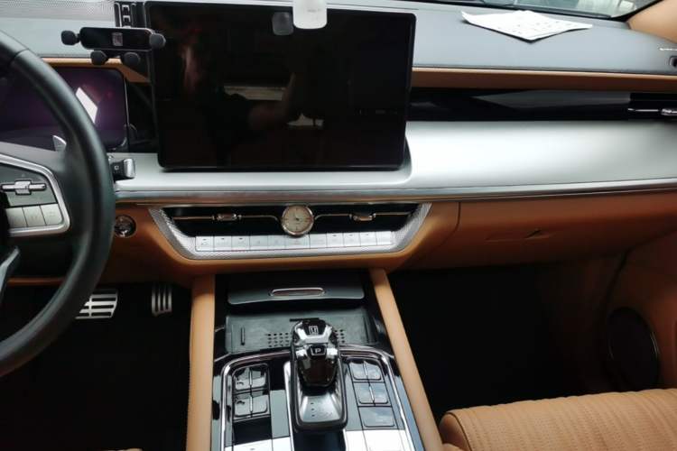 Used Tank 500 2023 3.0T Sport Edition Realm-Setting 5-Seater Audio And AC Panel