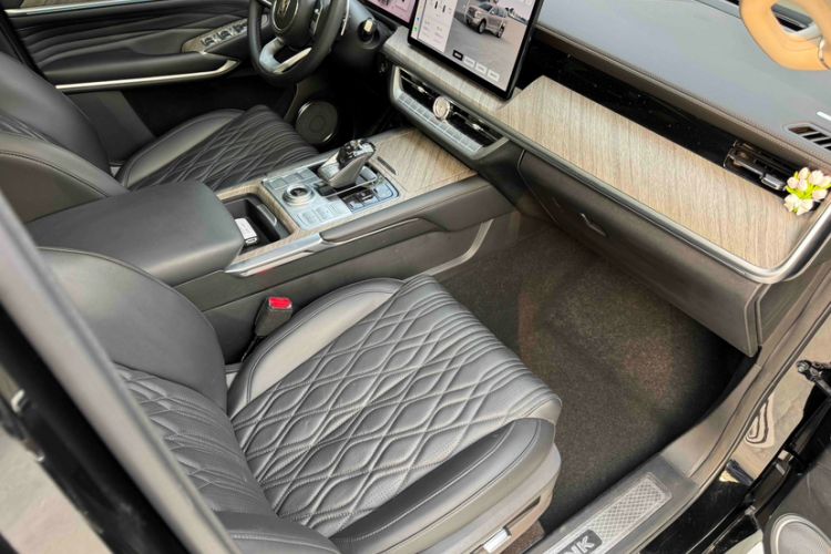 Used Tank 500 2023 3.0T Sport Edition Realm-Setting 5-Seater Interior 6