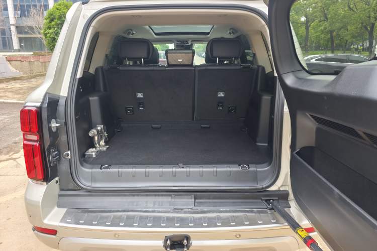 Used Tank 500 2023 3.0T Business Edition "Creation" Style 5 Seats Trunk