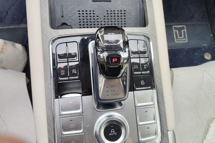Used Tank 500 2023 3.0T Business Edition "Creation" Style 5 Seats Gear Lever