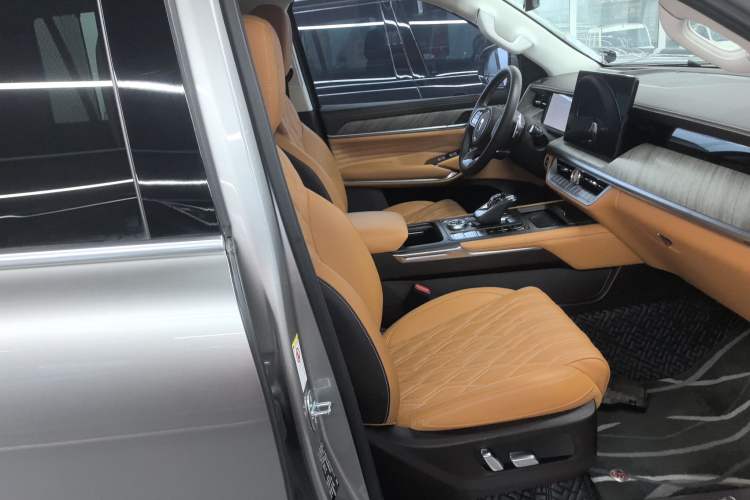 Used Tank 500 2023 3.0T Business Edition "Creation" Style 5 Seats Right Front Seat