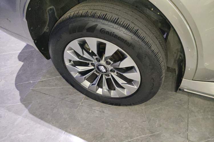 Used Tank 500 2023 3.0T Sport Edition Realm-Design 7-Seater Right Rear Wheel Hub