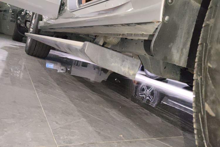 Used Tank 500 2023 3.0T Sport Edition Realm-Design 7-Seater Right Side Sill