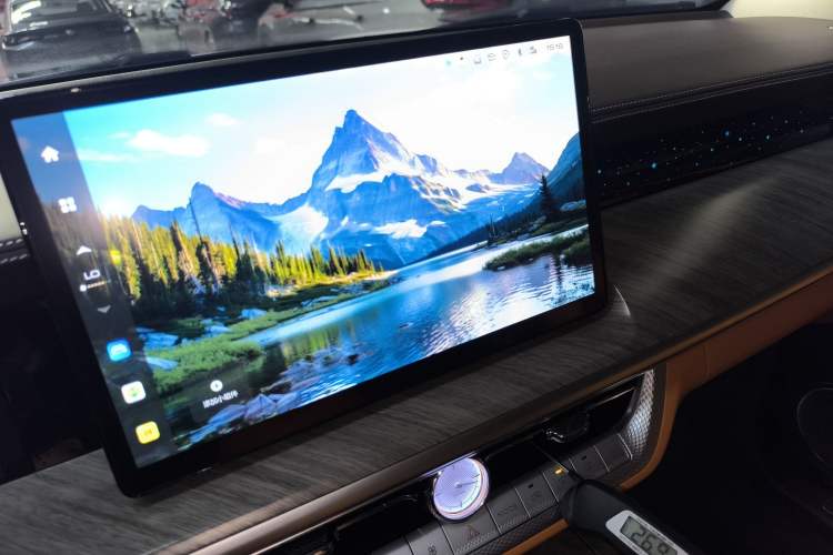 Used Tank 500 2023 3.0T Sport Edition Realm-Setting 5-Seater Audio And AC Panel
