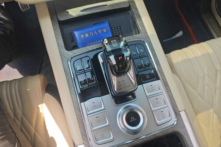 Used Tank 500 2023 3.0T Sport Edition Realm-Design 7-Seater Gear Lever