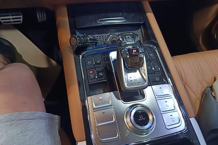 Used Tank 500 2023 3.0T Sport Edition Realm-Setting 5-Seater Gear Lever