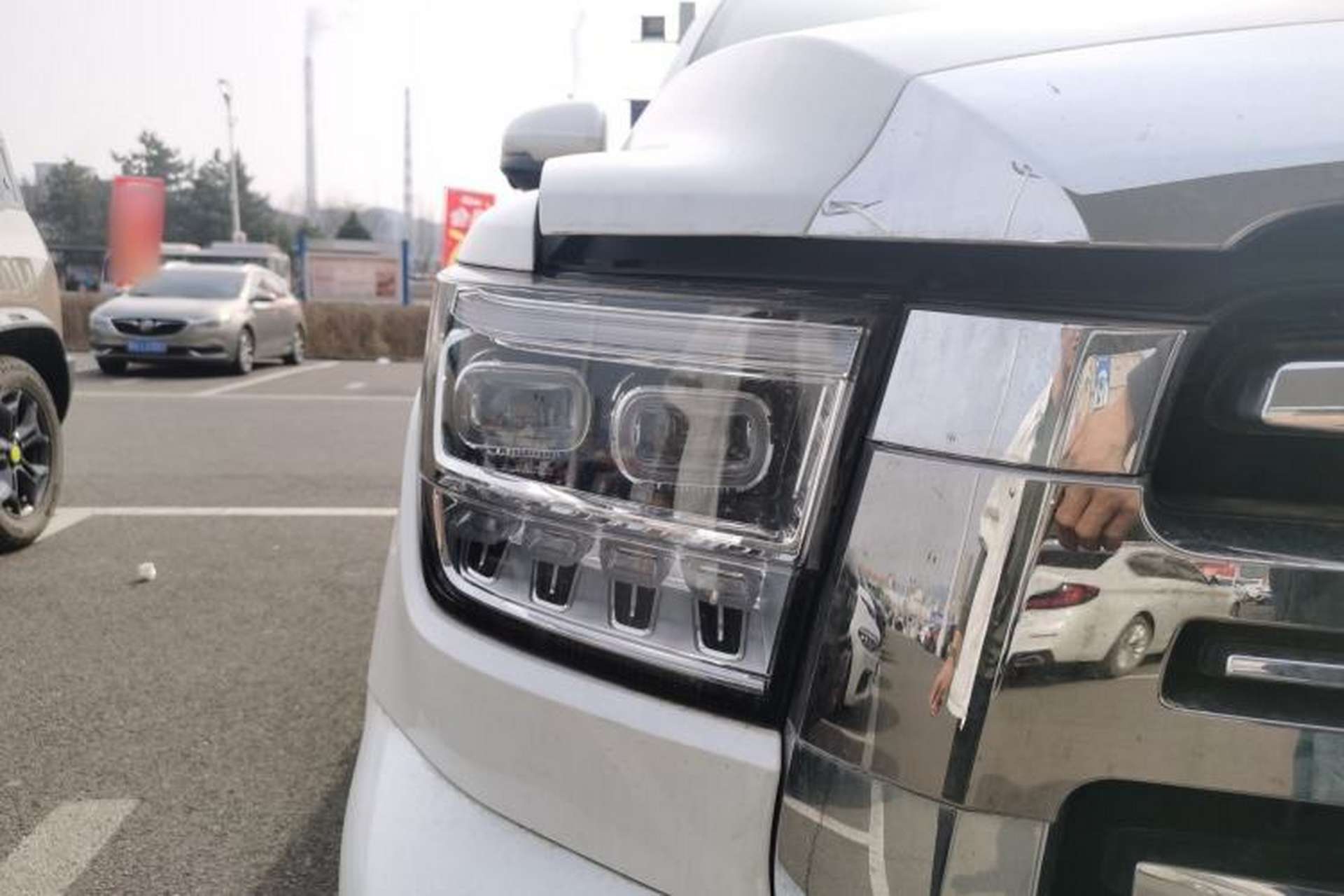 Used Tank 500 2023 3.0T Sport Edition Realm-Setting 5-Seater Right Front Headlight