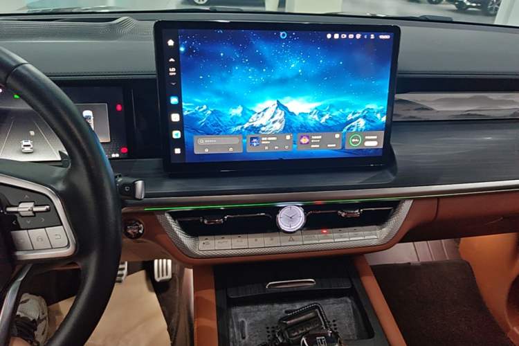 Used Tank 500 2023 3.0T Special Custom Edition 5 Seats Audio And AC Panel