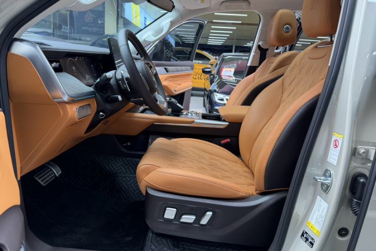 Used Tank 500 2023 3.0T Sport Edition Realm-Setting 5-Seater Interior 2
