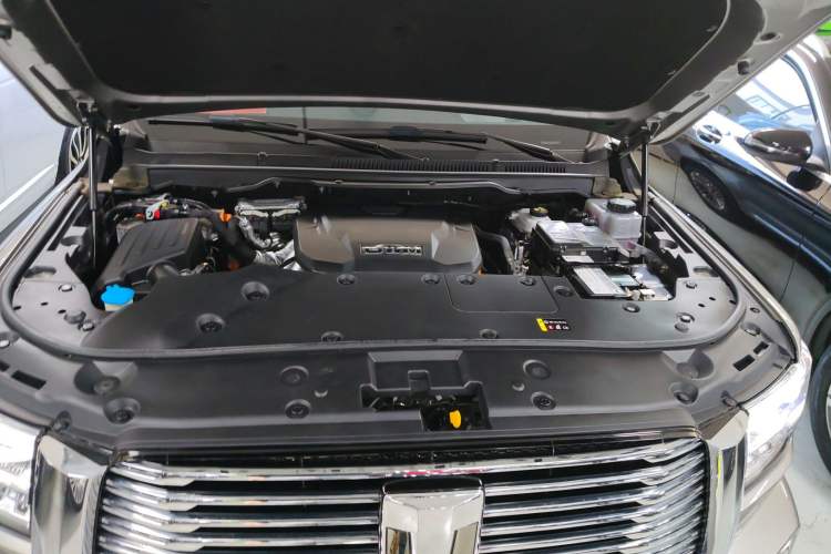 Used Tank 500 New Energy 2023 Hi4-T Engine Bay