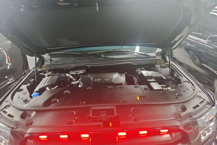Used Tank 500 New Energy 2023 Hi4-T Engine Bay