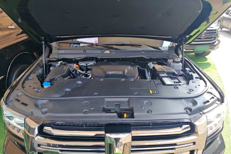 Used Tank 500 New Energy 2023 Hi4-T Engine Bay