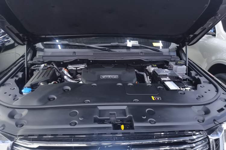Used Tank 500 New Energy 2023 Hi4-T Engine Bay