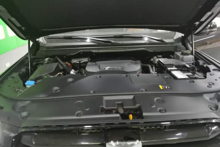 Used Tank 500 New Energy 2023 Hi4-T Engine Bay