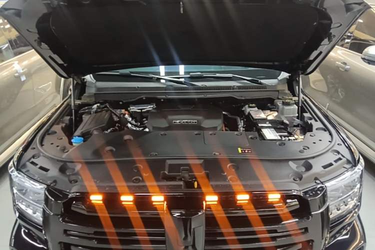 Used Tank 500 New Energy 2023 Hi4-T Engine Bay