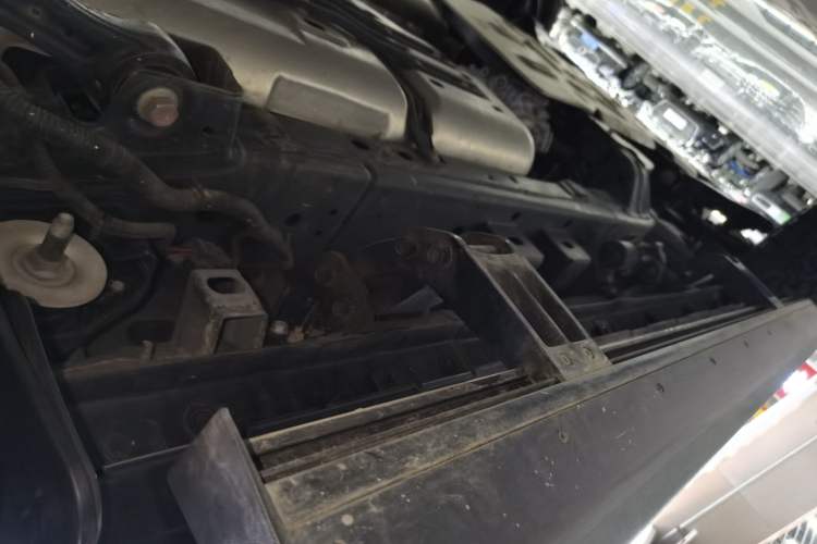 Used Tank 500 New Energy 2023 Hi4-T Left Side Sill