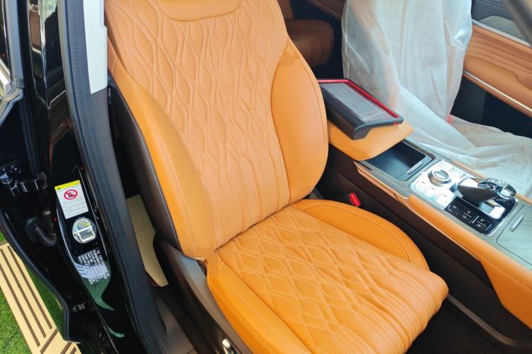 Used Tank 500 New Energy 2023 Hi4-T Right Front Seat