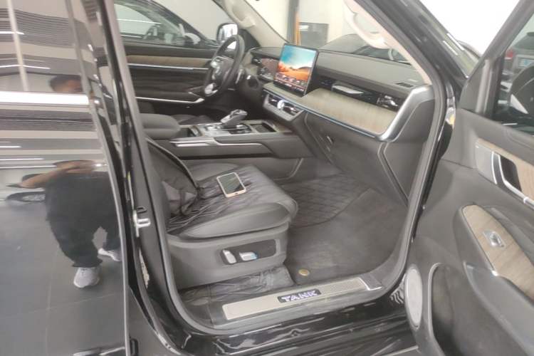 Used Tank 500 New Energy 2023 Hi4-T Right Front Seat
