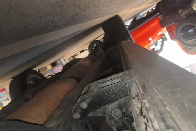 Used Tank 500 New Energy 2023 Hi4-T Right Side Sill