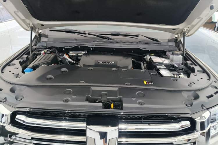 Used Tank 500 New Energy 2023 Hi4-T Engine Bay