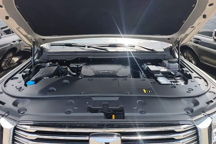 Used Tank 500 New Energy 2023 Hi4-T Engine Bay