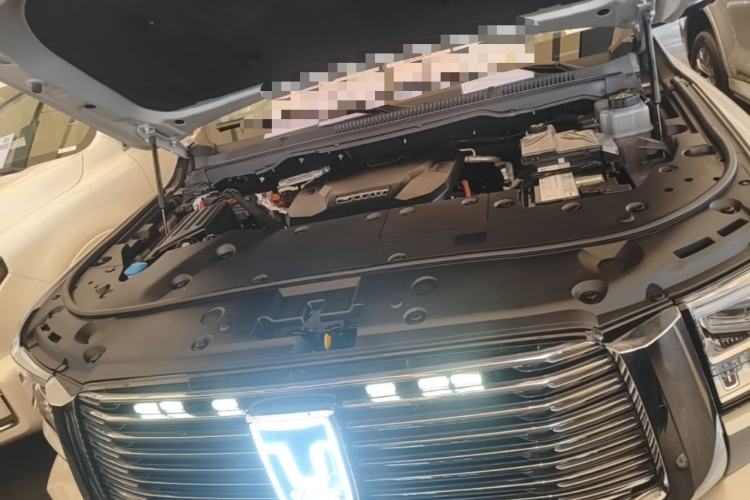 Used Tank 500 New Energy 2023 Hi4-T Engine Bay