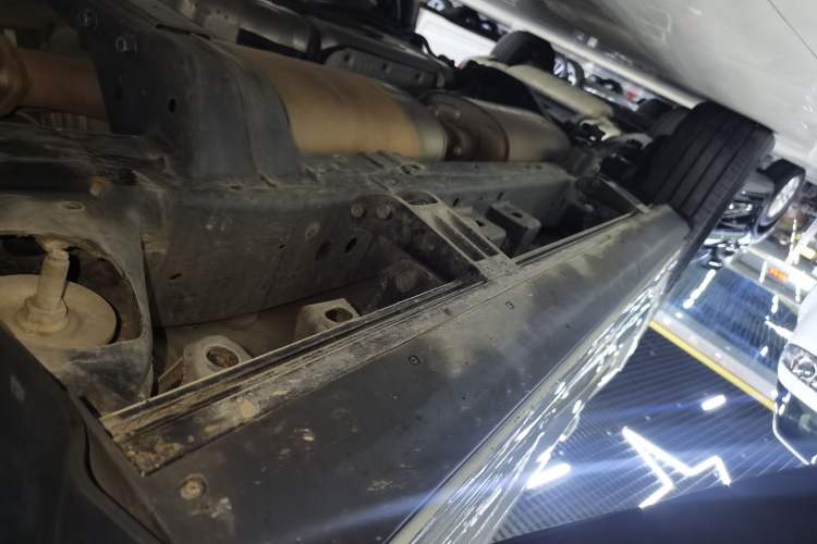Used Tank 500 New Energy 2023 Hi4-T Right Side Sill