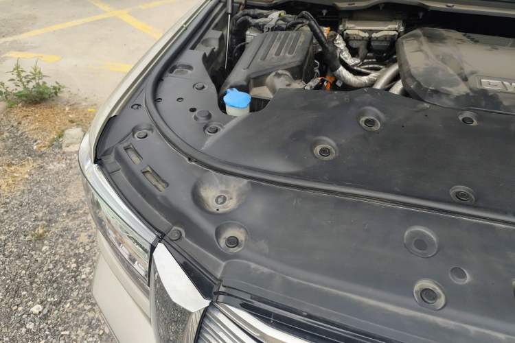 Used Tank 500 New Energy 2023 Hi4-T Engine Bay Right