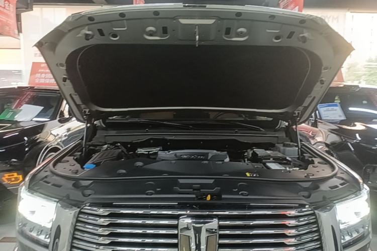 Used Tank 500 New Energy 2023 Hi4-T Engine Bay
