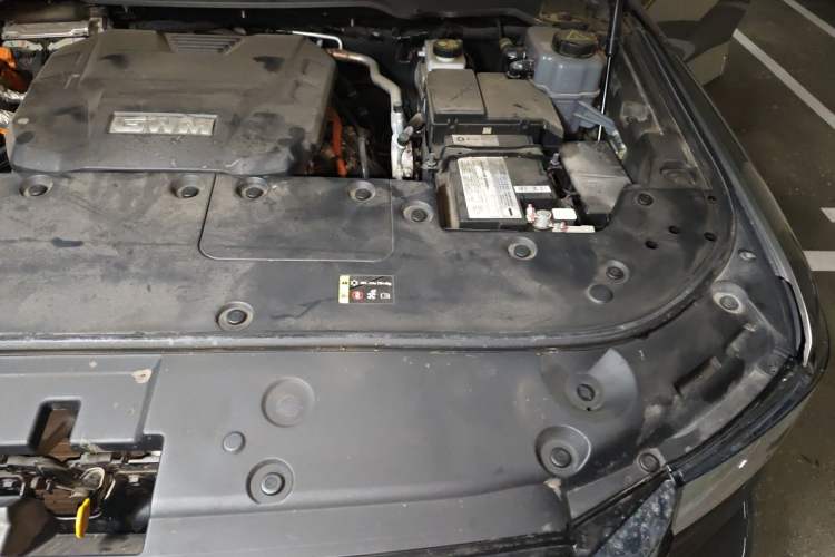 Used Tank 500 New Energy 2023 Hi4-T Engine Bay Left