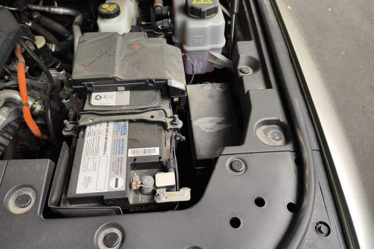 Used Tank 500 New Energy 2023 Hi4-T Engine Bay Left