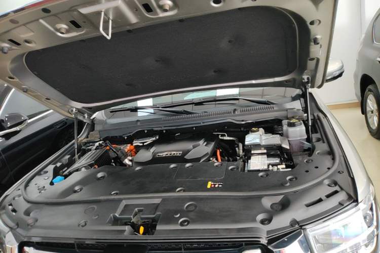 Used Tank 500 New Energy 2023 Hi4-T Engine Bay