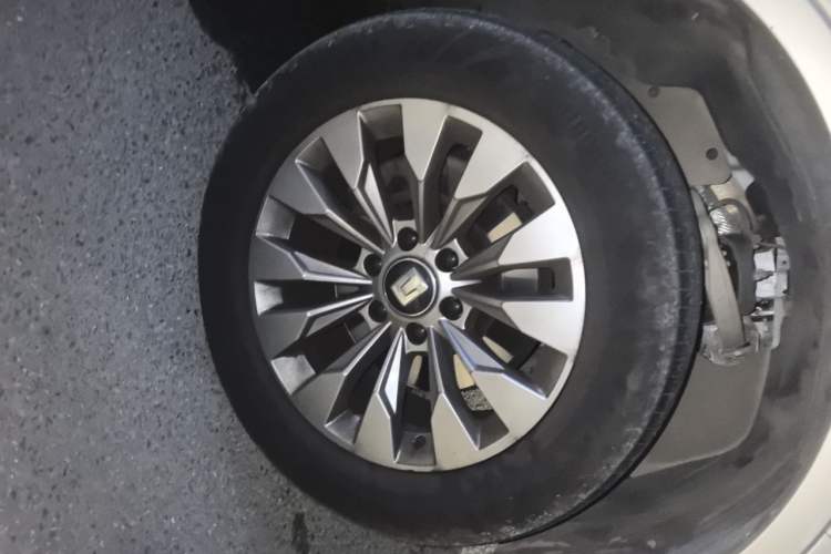 Used Tank 500 New Energy 2023 Hi4-T Right Front Wheel Hub