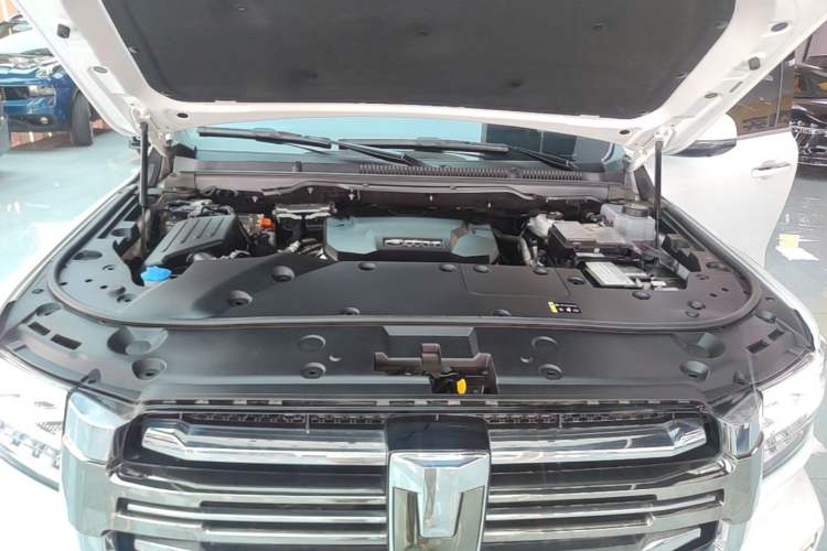 Used Tank 500 New Energy 2023 Hi4-T Engine Bay