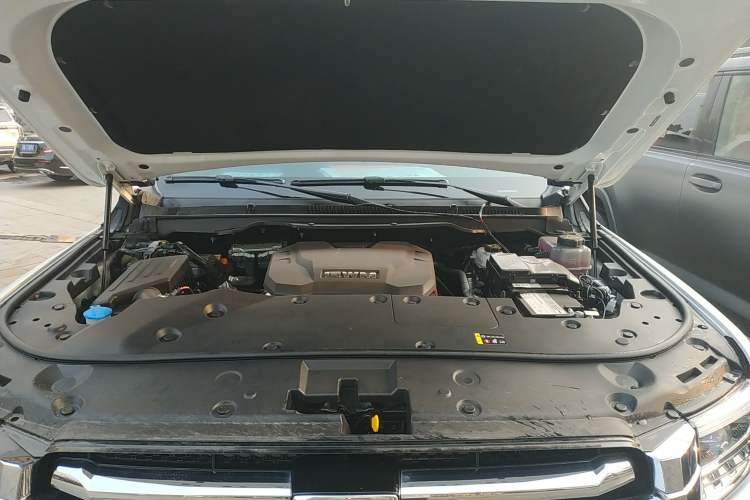 Used Tank 500 New Energy 2023 Hi4-T Engine Bay