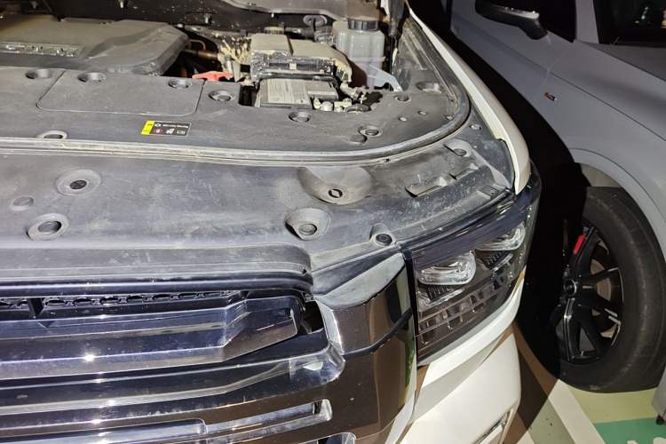 Used Tank 500 New Energy 2023 Hi4-T Engine Bay Left