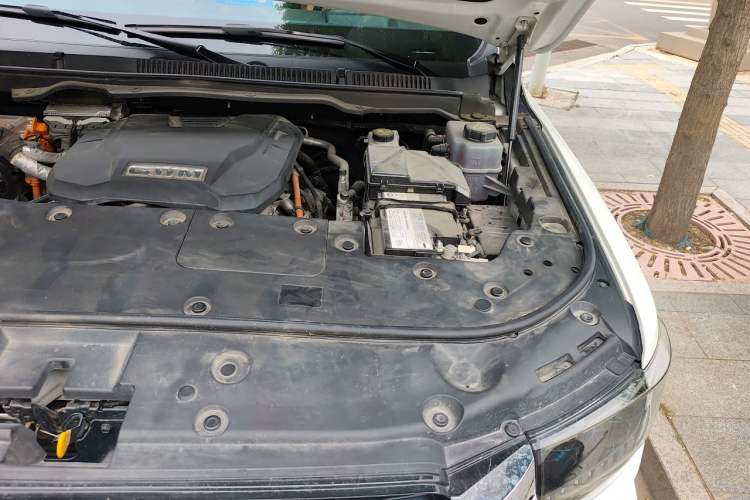 Used Tank 500 New Energy 2023 Hi4-T Engine Bay Left
