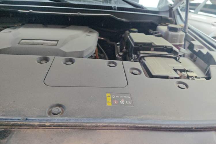 Used Tank 500 New Energy 2023 Hi4-T Engine Bay Left