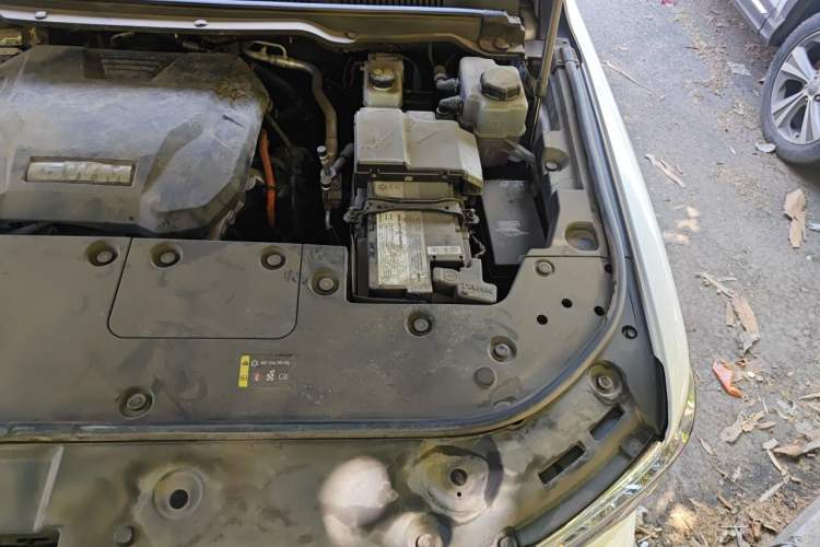 Used Tank 500 New Energy 2023 Hi4-T Engine Bay Left
