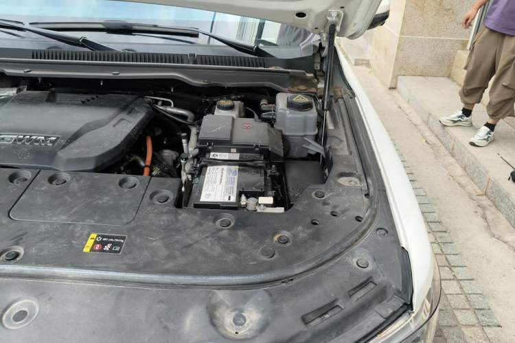 Used Tank 500 New Energy 2023 Hi4-T Engine Bay Left