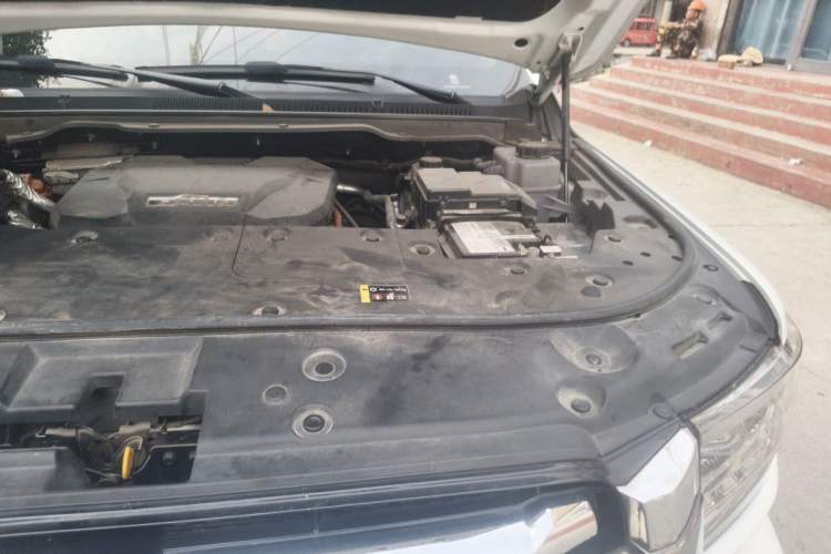 Used Tank 500 New Energy 2023 Hi4-T Engine Bay Left